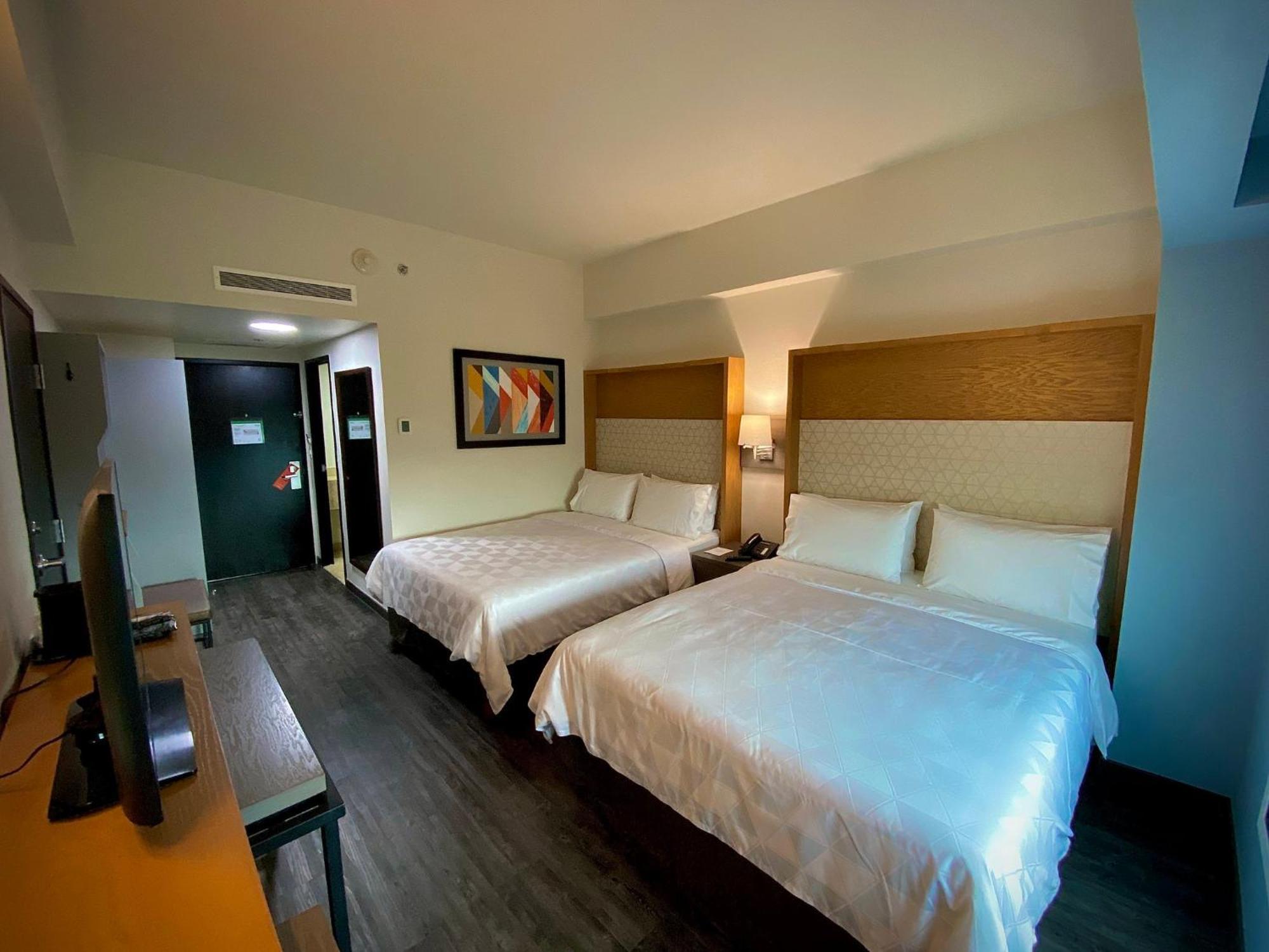 Holiday Inn Uruapan By Ihg Exterior photo