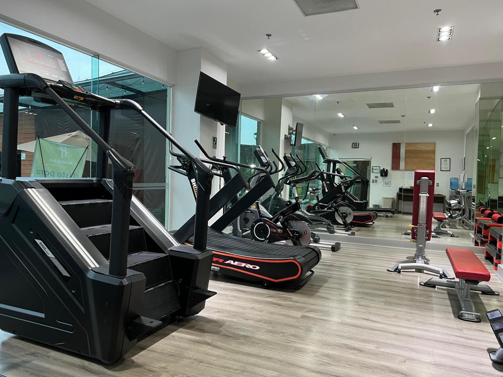 Holiday Inn Uruapan By Ihg Exterior photo