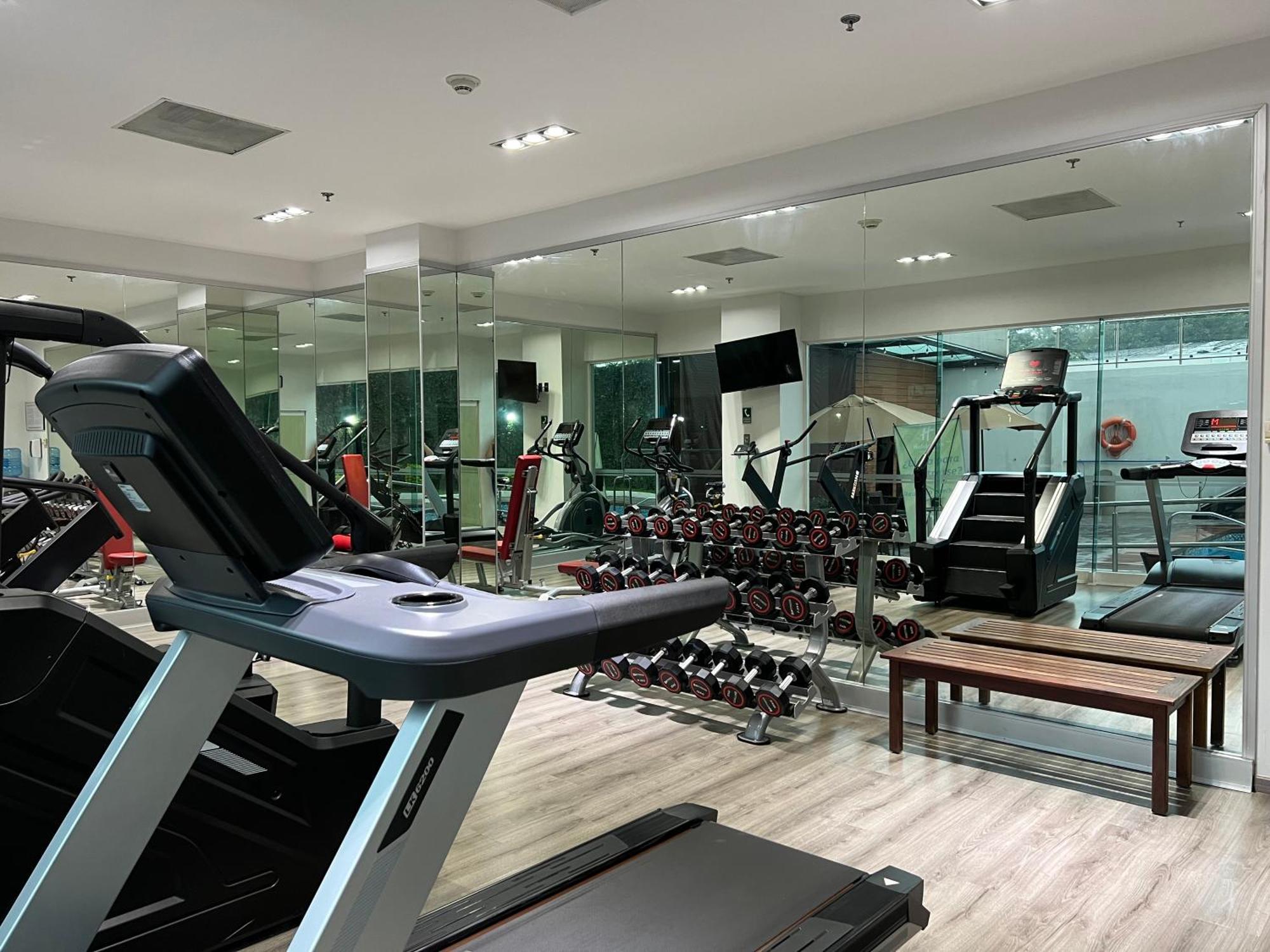 Holiday Inn Uruapan By Ihg Exterior photo