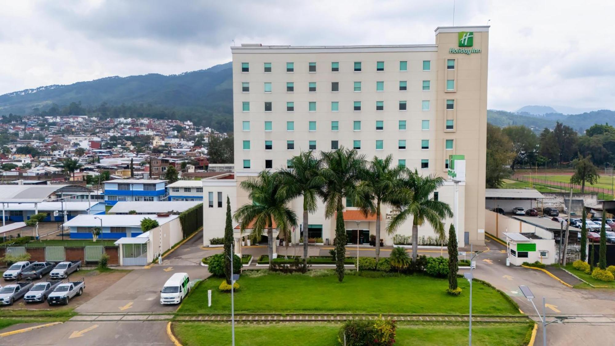 Holiday Inn Uruapan By Ihg Exterior photo