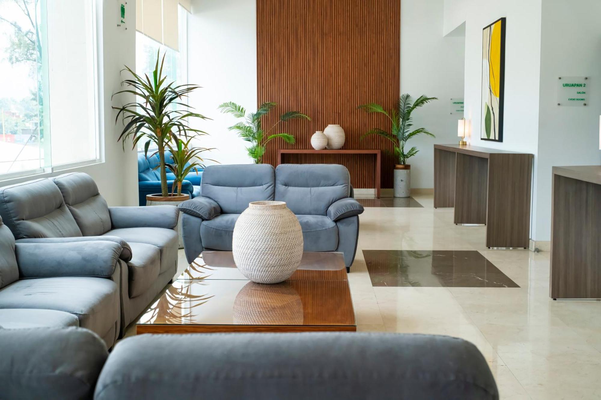 Holiday Inn Uruapan By Ihg Exterior photo