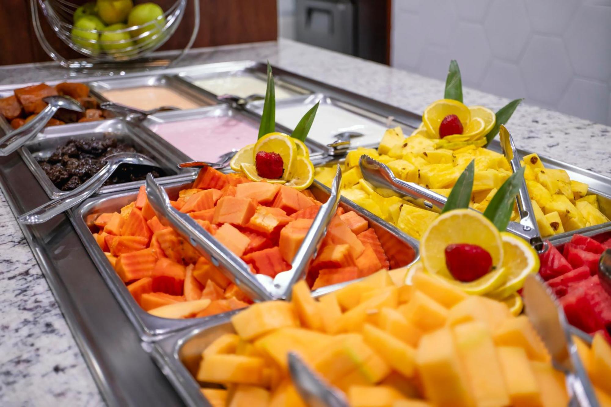 Holiday Inn Uruapan By Ihg Exterior photo