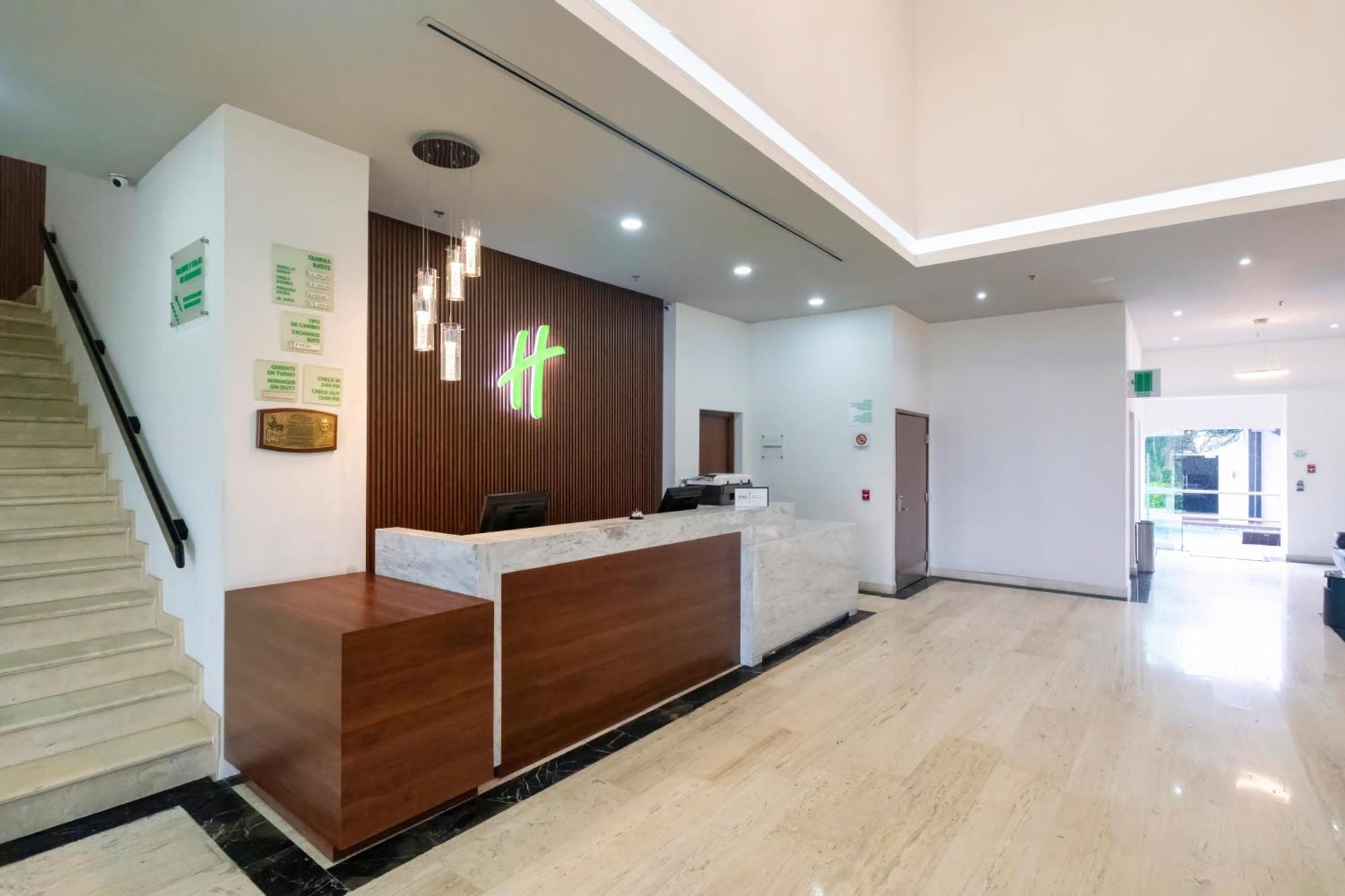 Holiday Inn Uruapan By Ihg Exterior photo