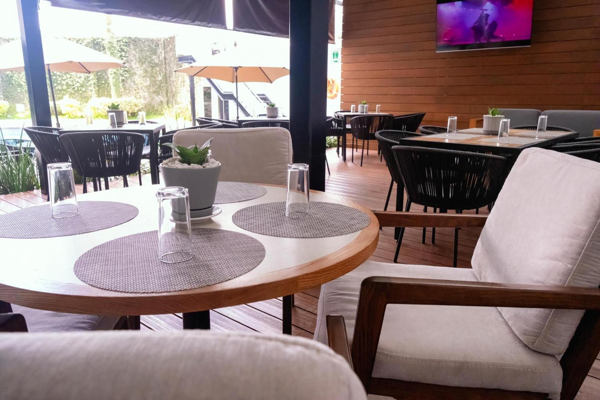 Holiday Inn Uruapan By Ihg Exterior photo